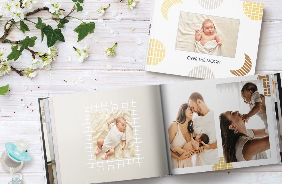 Create bespoke new baby photo book albums with your pictures